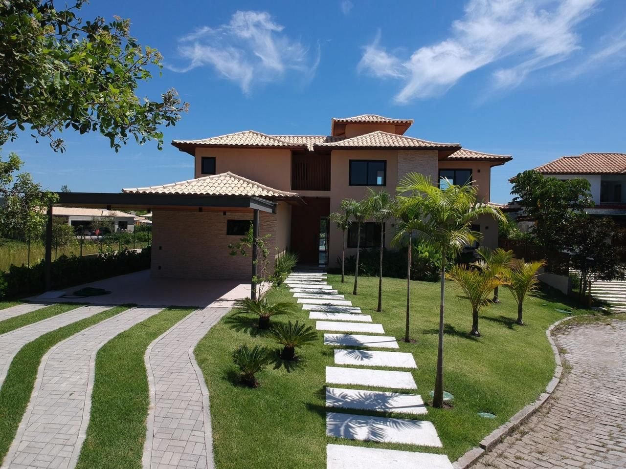 Mansão de Luxo no Condomínio Jardim do Lago: 5 Suítes